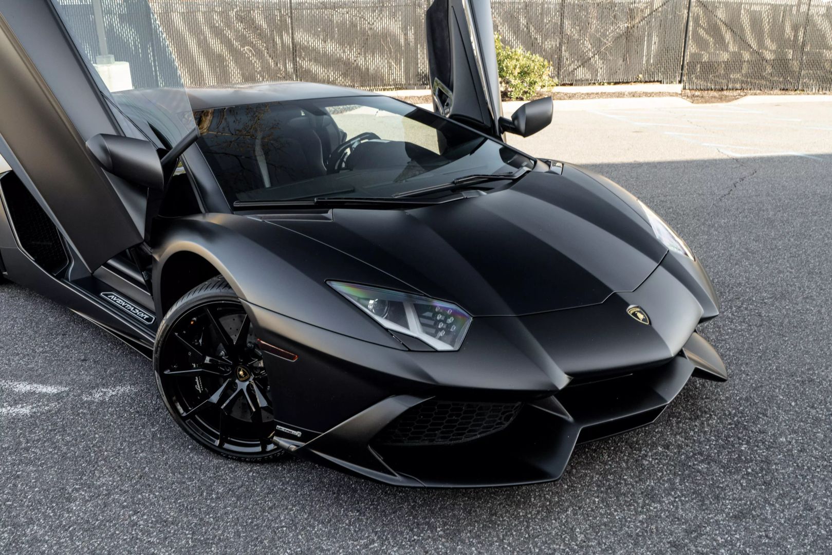 2014 Lamborghini Aventador - Image 16