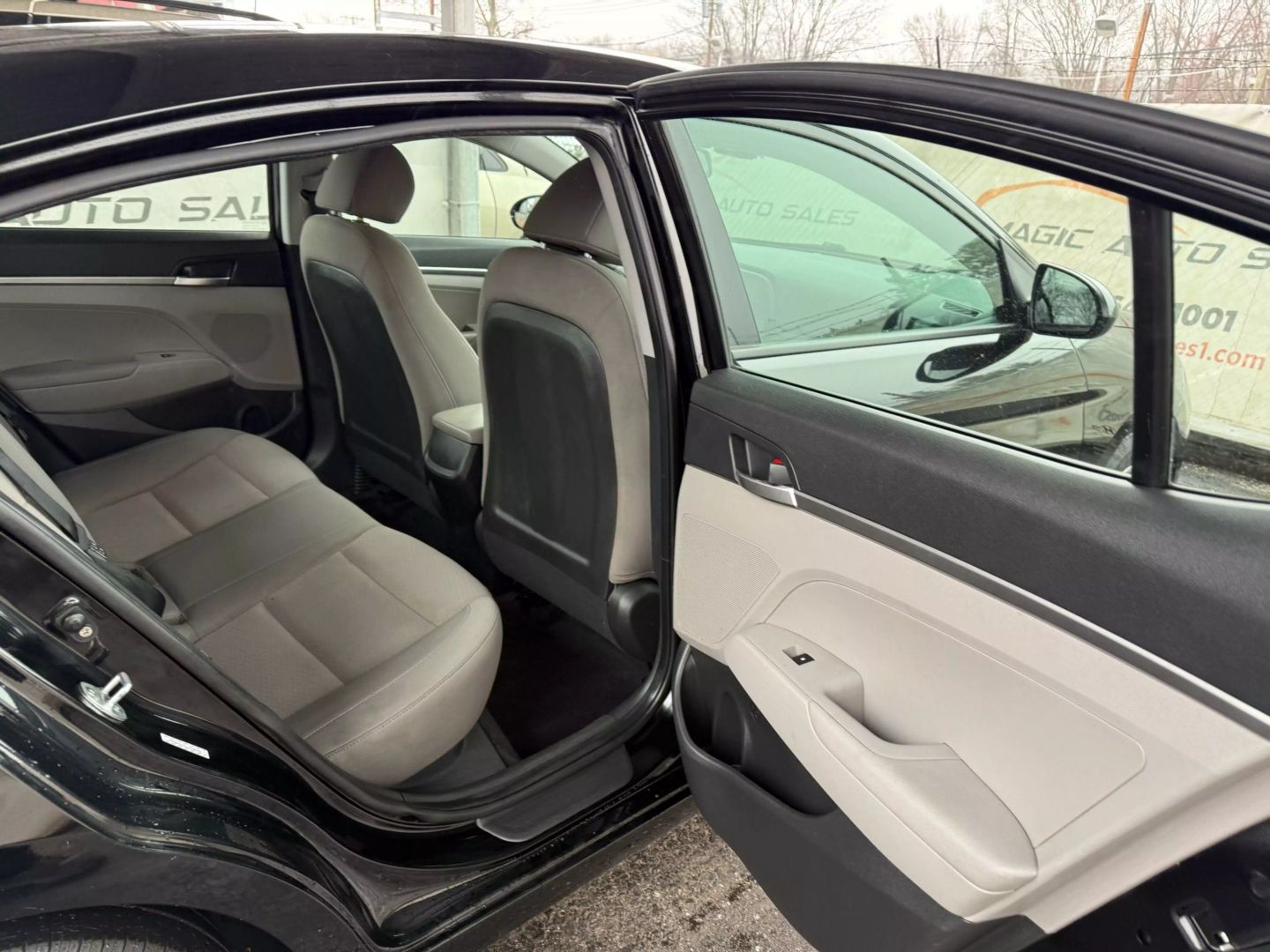 2020 Hyundai Elantra - Image 21