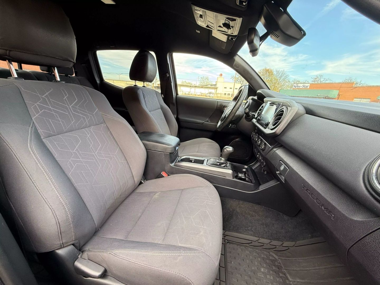 2019 Toyota Tacoma Double Cab - Image 17