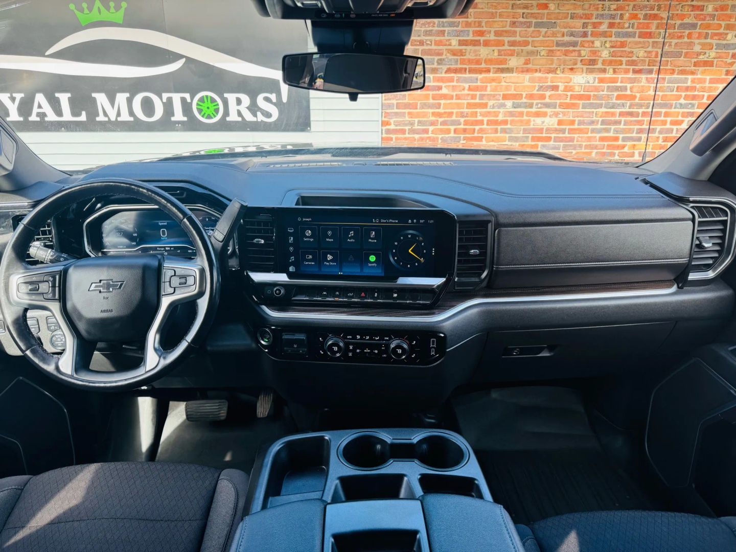2022 Chevrolet Silverado 1500 Crew Cab - Image 19