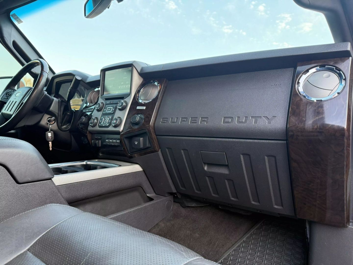 2016 Ford F250 Super Duty Crew Cab - Image 24