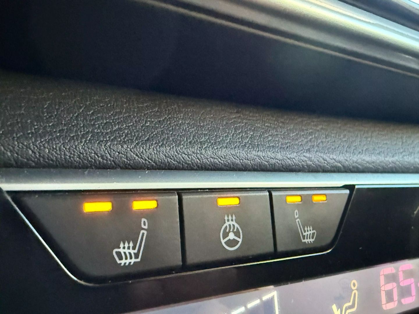 2019 Nissan Altima - Image 28
