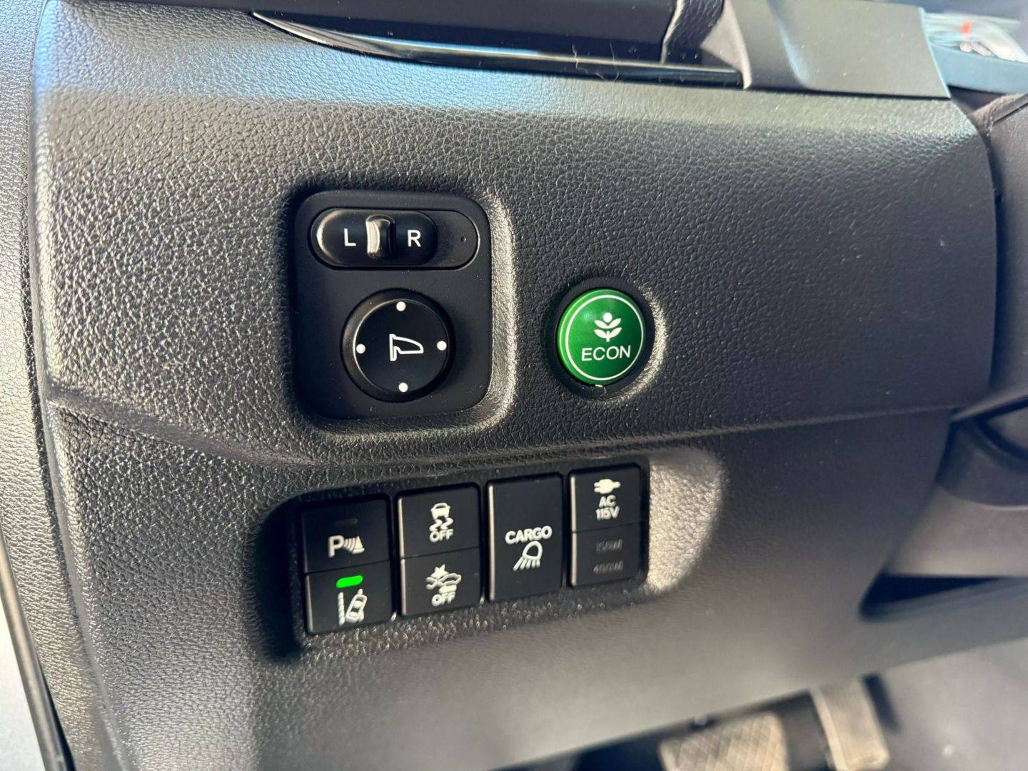 2020 Honda Ridgeline - Image 38
