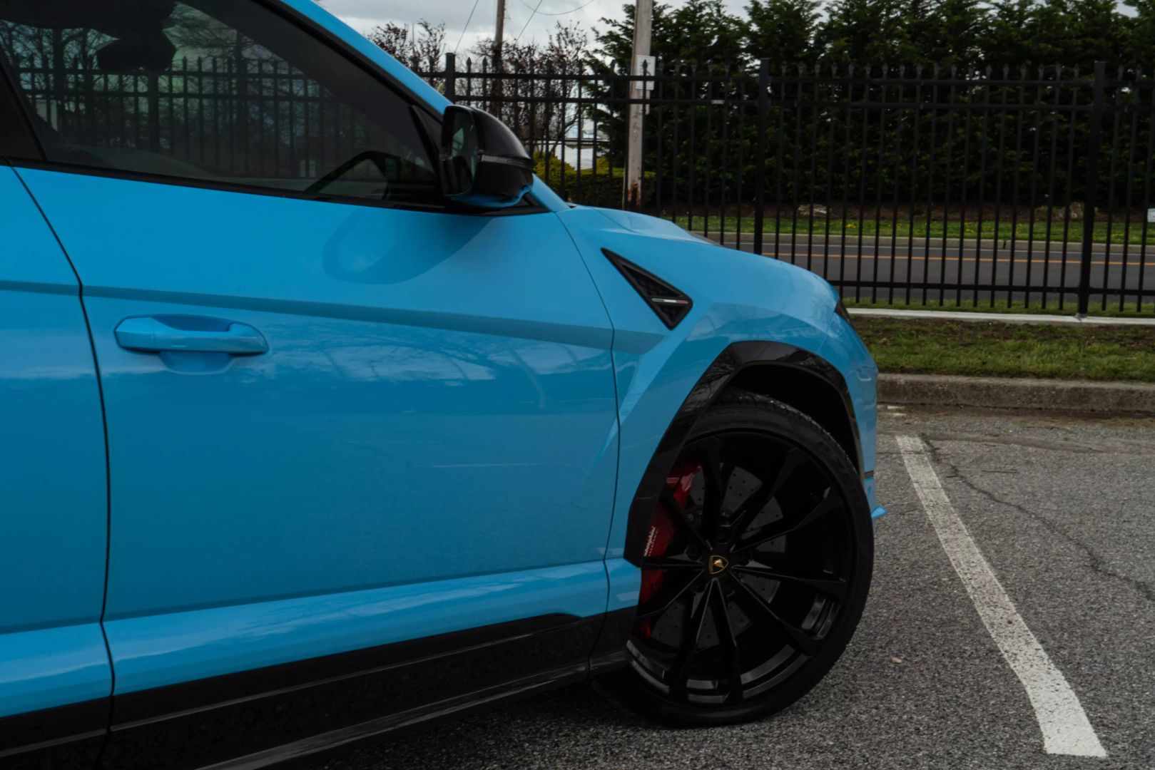 2023 Lamborghini Urus - Image 12