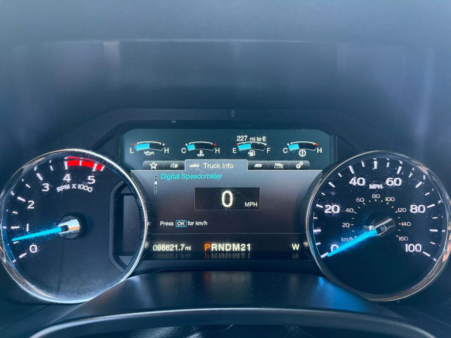 2018 Ford F250 Super Duty Crew Cab - Image 28