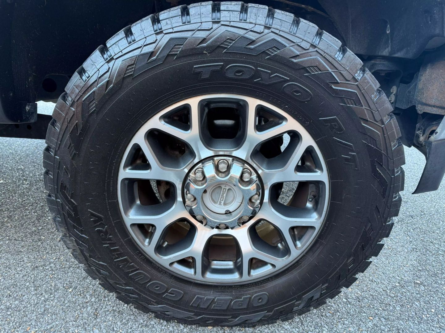 2019 Ford F250 Super Duty Crew Cab - Image 40