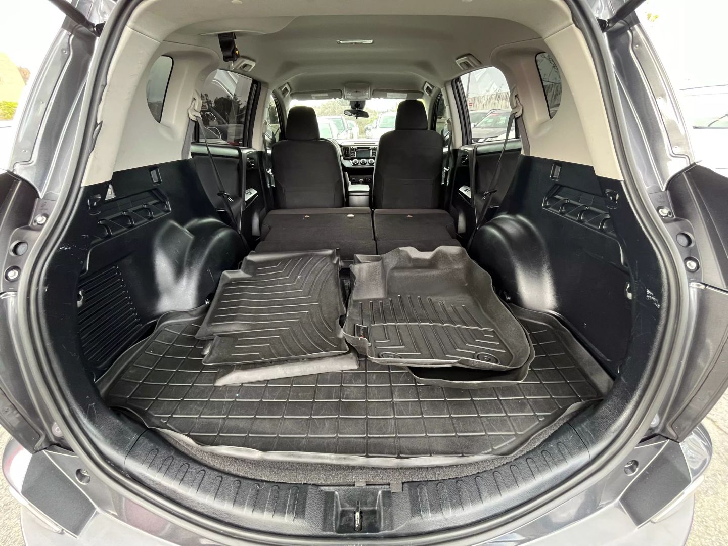 2017 Toyota Rav4  Vin: Jtmzfrev6hj716485 Stock Id: 716485 - Image 24