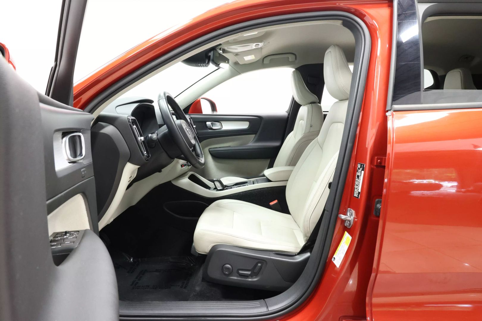 2019 Volvo Xc40 - Image 12