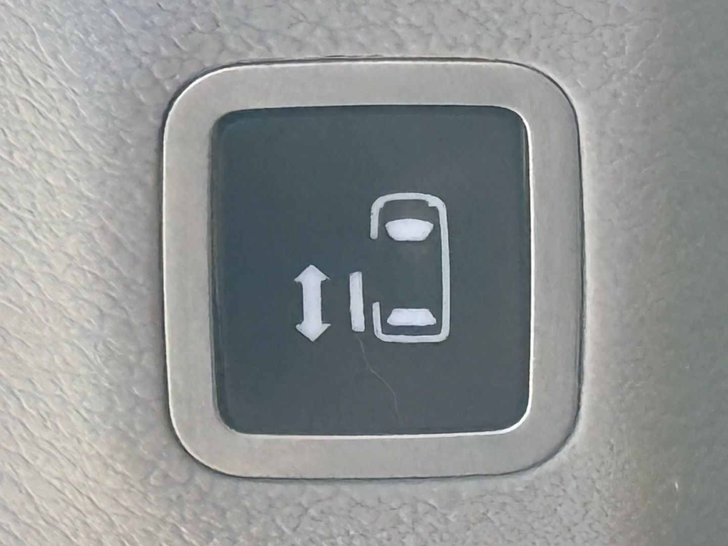 2018 Chrysler Pacifica Hybrid - Image 24