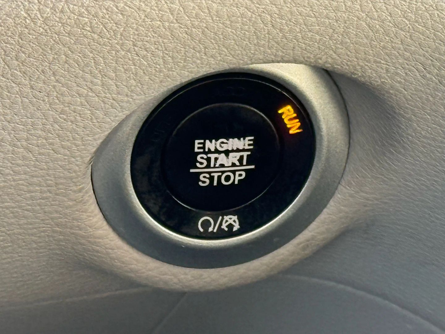 2018 Chrysler Pacifica Hybrid - Image 60