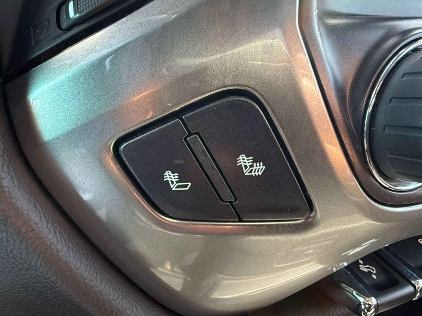 2018 Chevrolet Silverado 1500 Crew Cab - Image 29