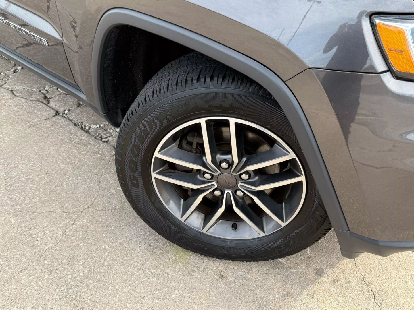 2019 Jeep Grand Cherokee - Image 63