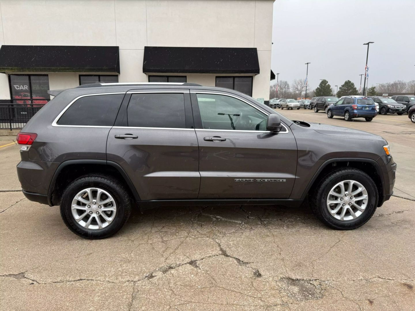 2021 Jeep Grand Cherokee - Image 17