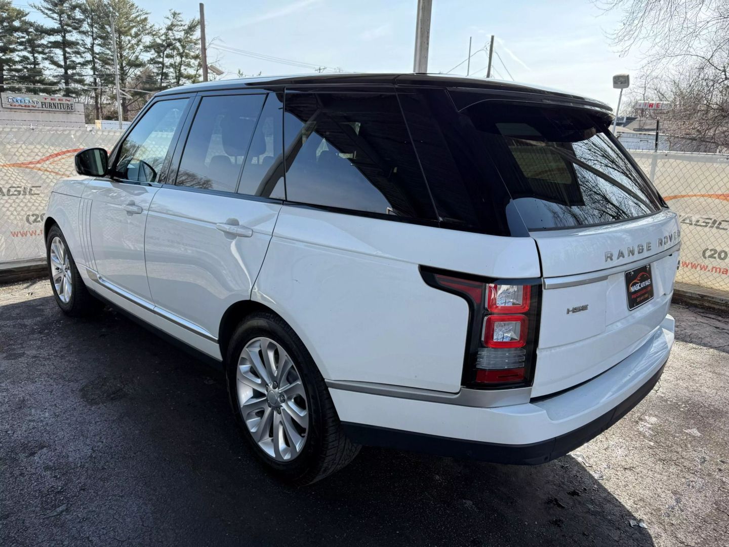 2016 Land Rover Range Rover - Image 12