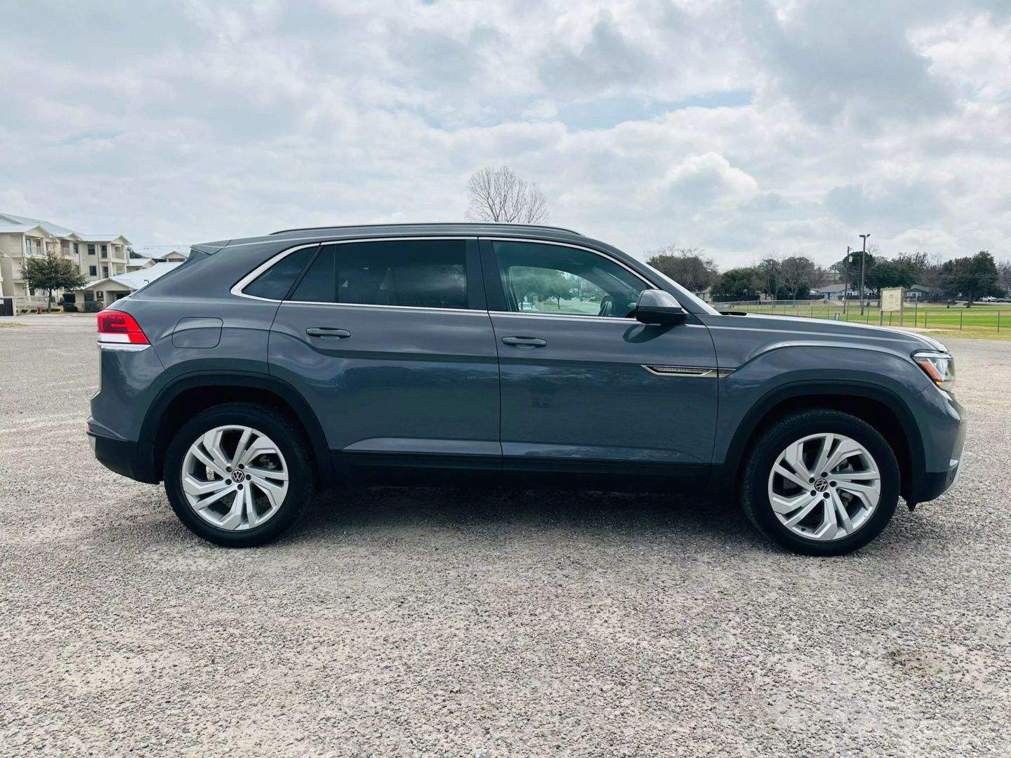 2021 Volkswagen Atlas Cross Sport - Image 5