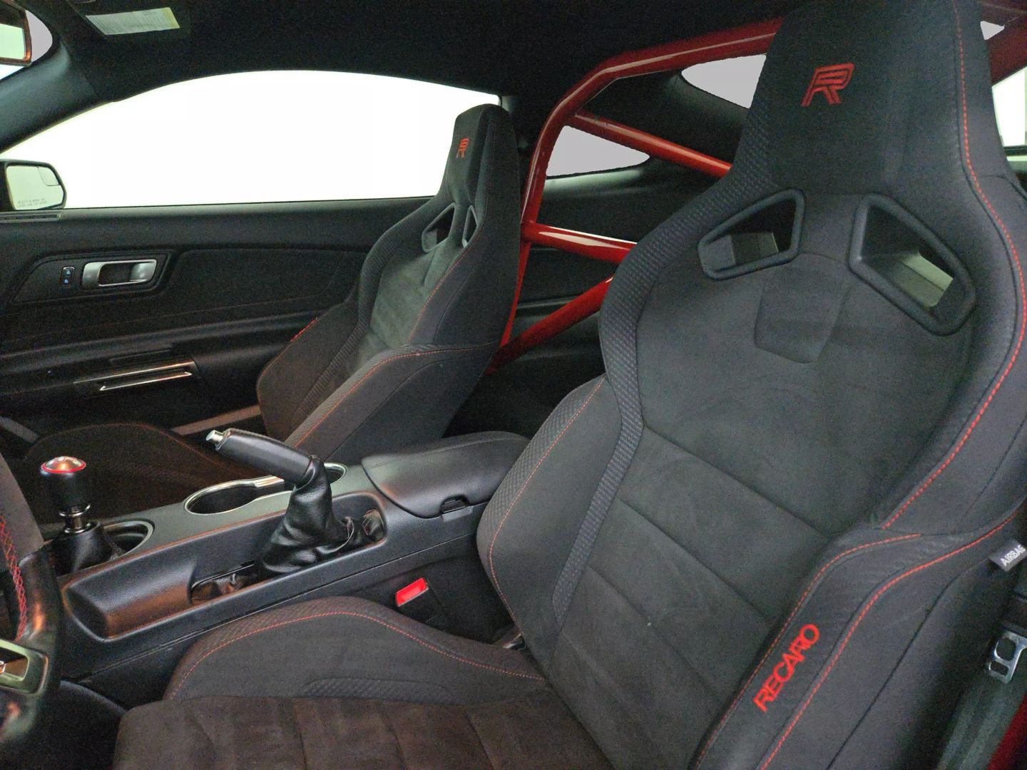 2018 Ford Mustang - Image 19