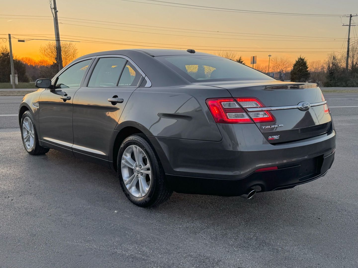 Image 2 of 2019 FORD TAURUS