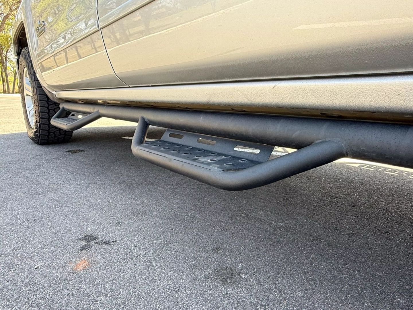 2018 Chevrolet Silverado 1500 Crew Cab - Image 25