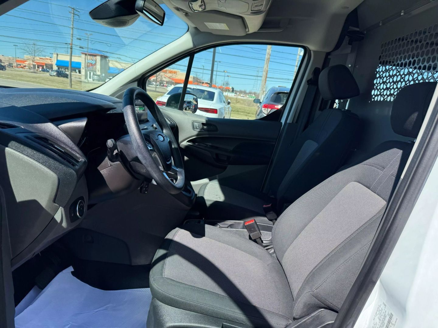2020 Ford Transit Connect Cargo Van - Image 15