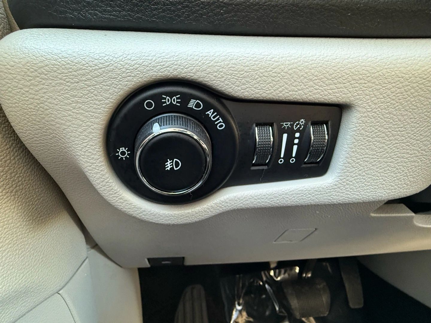 2018 Chrysler Pacifica Hybrid - Image 61