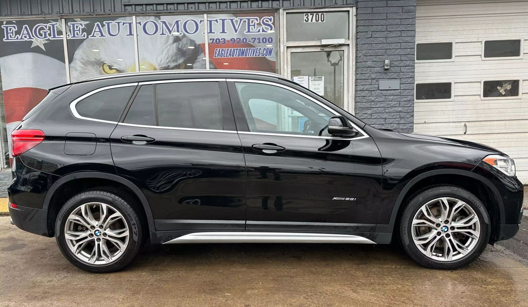 Used 2017 BMW X1 28i with VIN WBXHT3Z38H4A55542 for sale in Arlington, VA