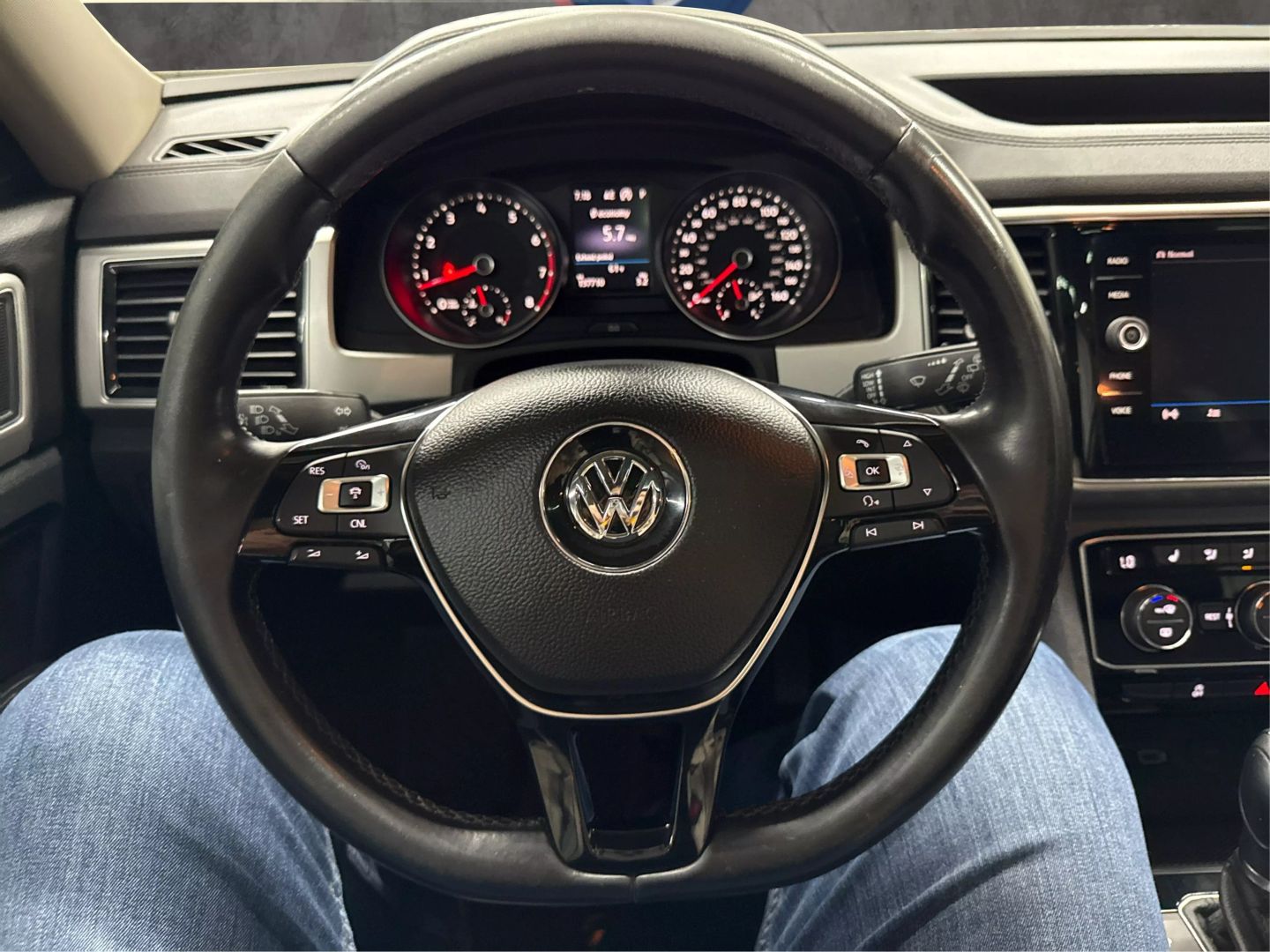 2018 Volkswagen Atlas - Image 41