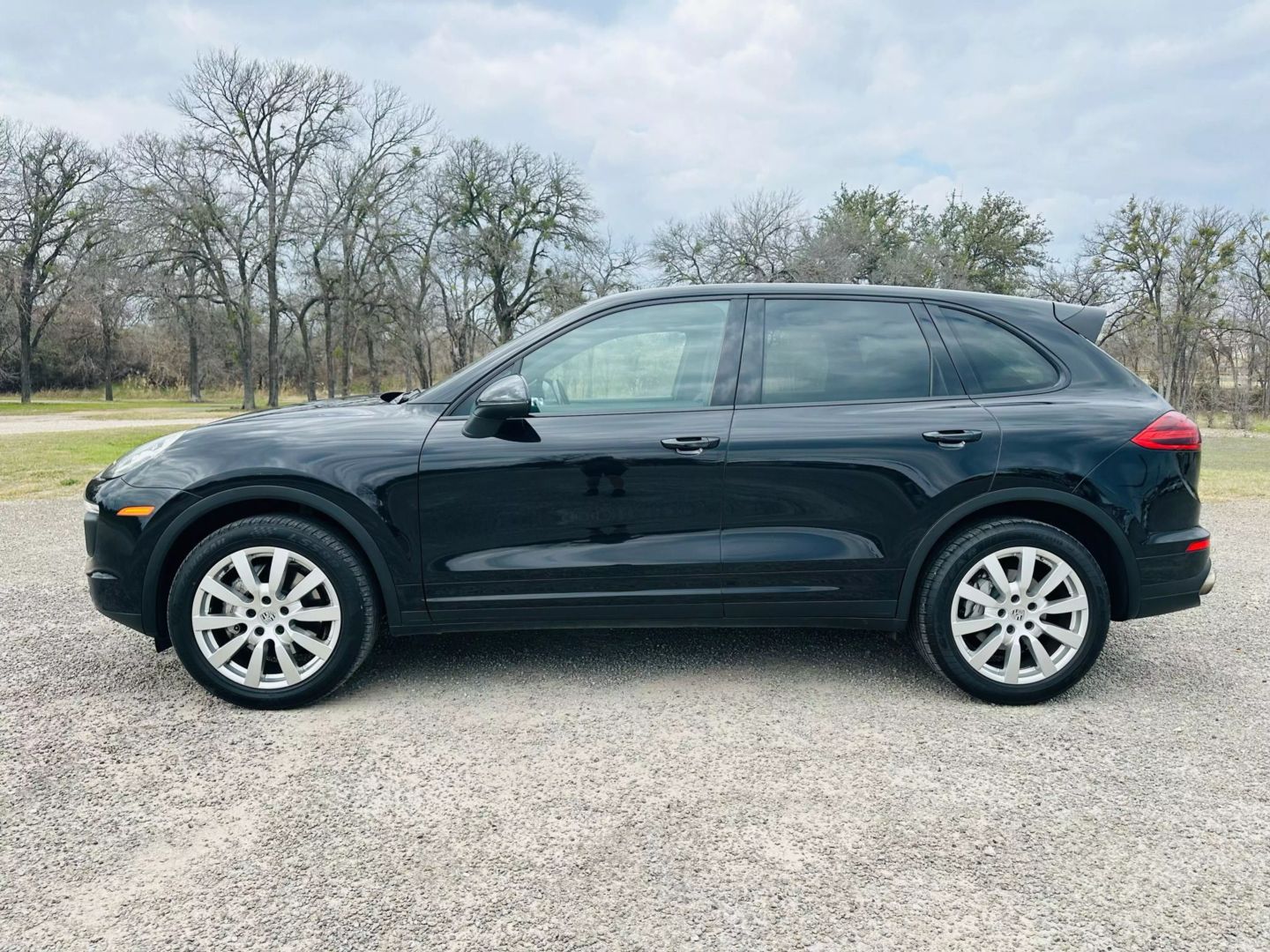 2015 Porsche Cayenne - Image 2