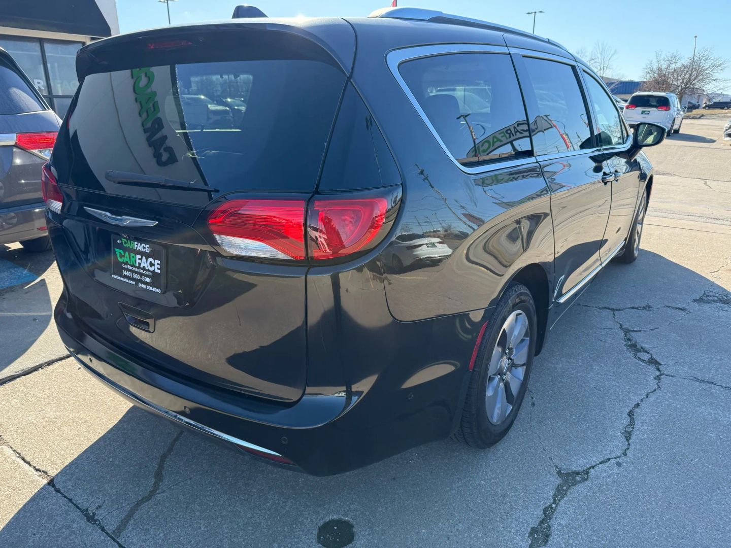 2018 Chrysler Pacifica Hybrid - Image 16