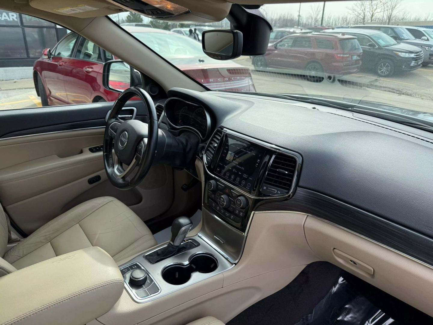 2019 Jeep Grand Cherokee - Image 29