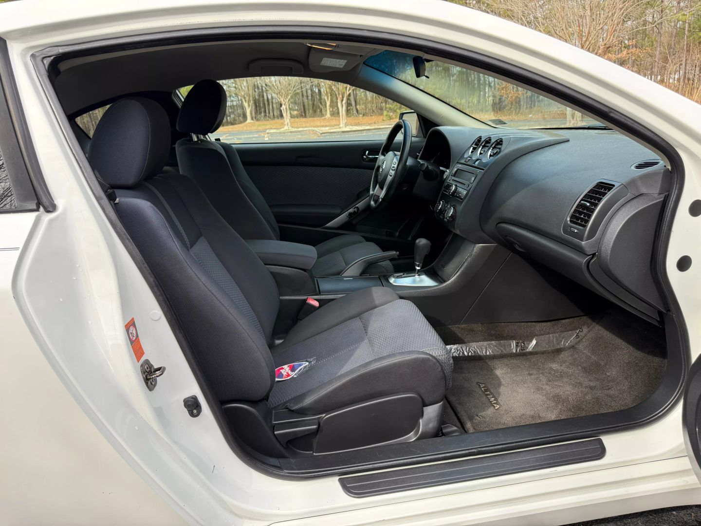 2009 Nissan Altima - Image 12