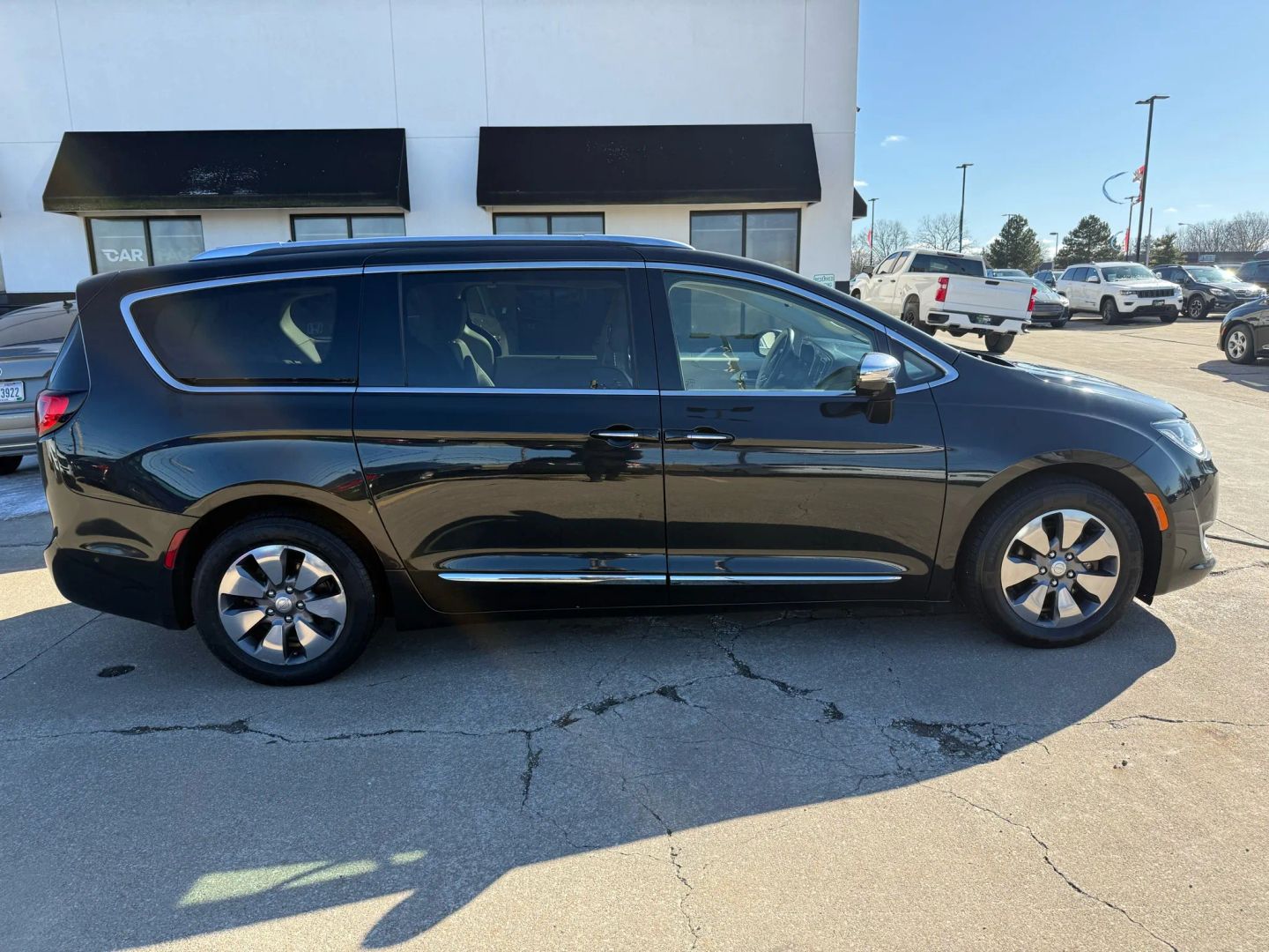 2018 Chrysler Pacifica Hybrid - Image 17