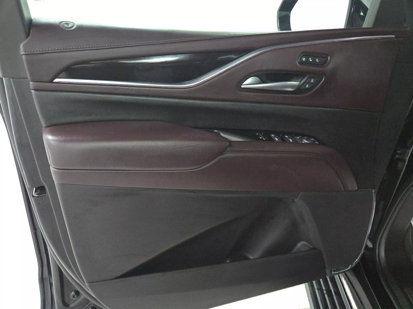 2022 Cadillac Escalade - Image 21
