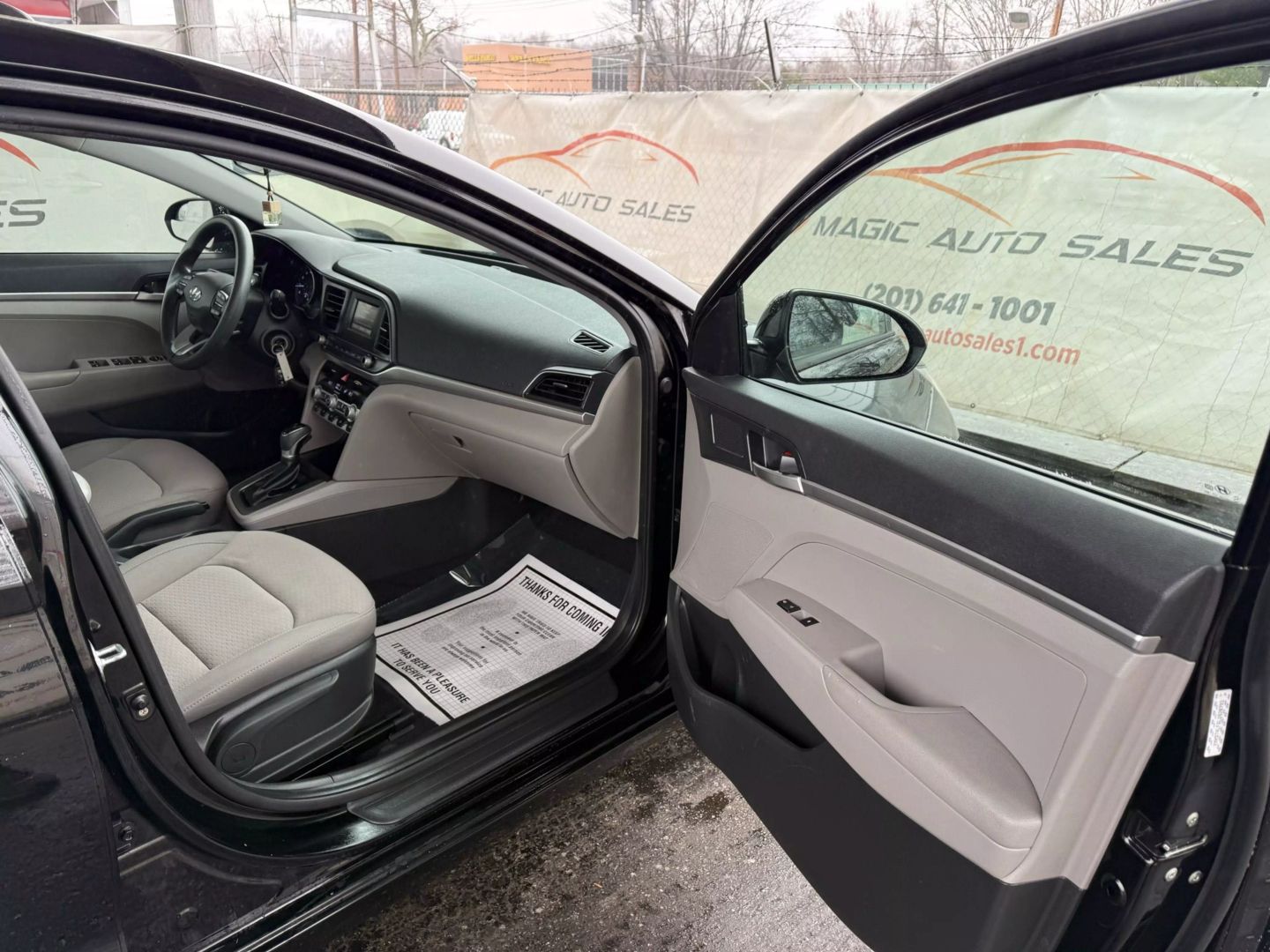 2020 Hyundai Elantra - Image 24