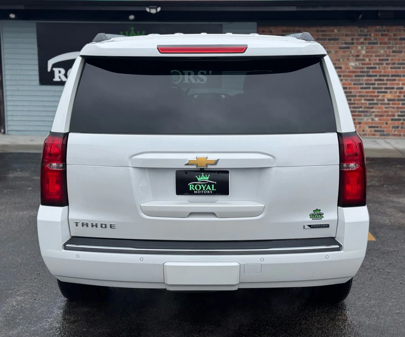2017 Chevrolet Tahoe - Image 11