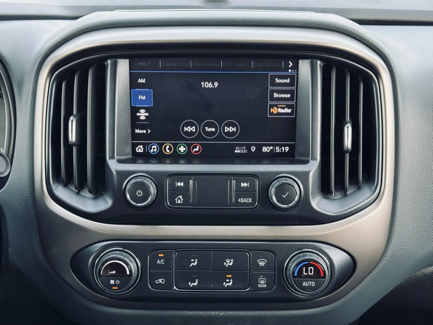 2022 Chevrolet Colorado Crew Cab - Image 19