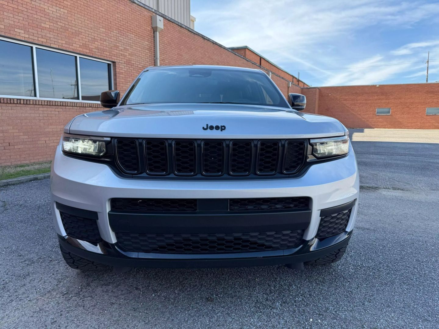 2023 Jeep Grand Cherokee L - Image 9