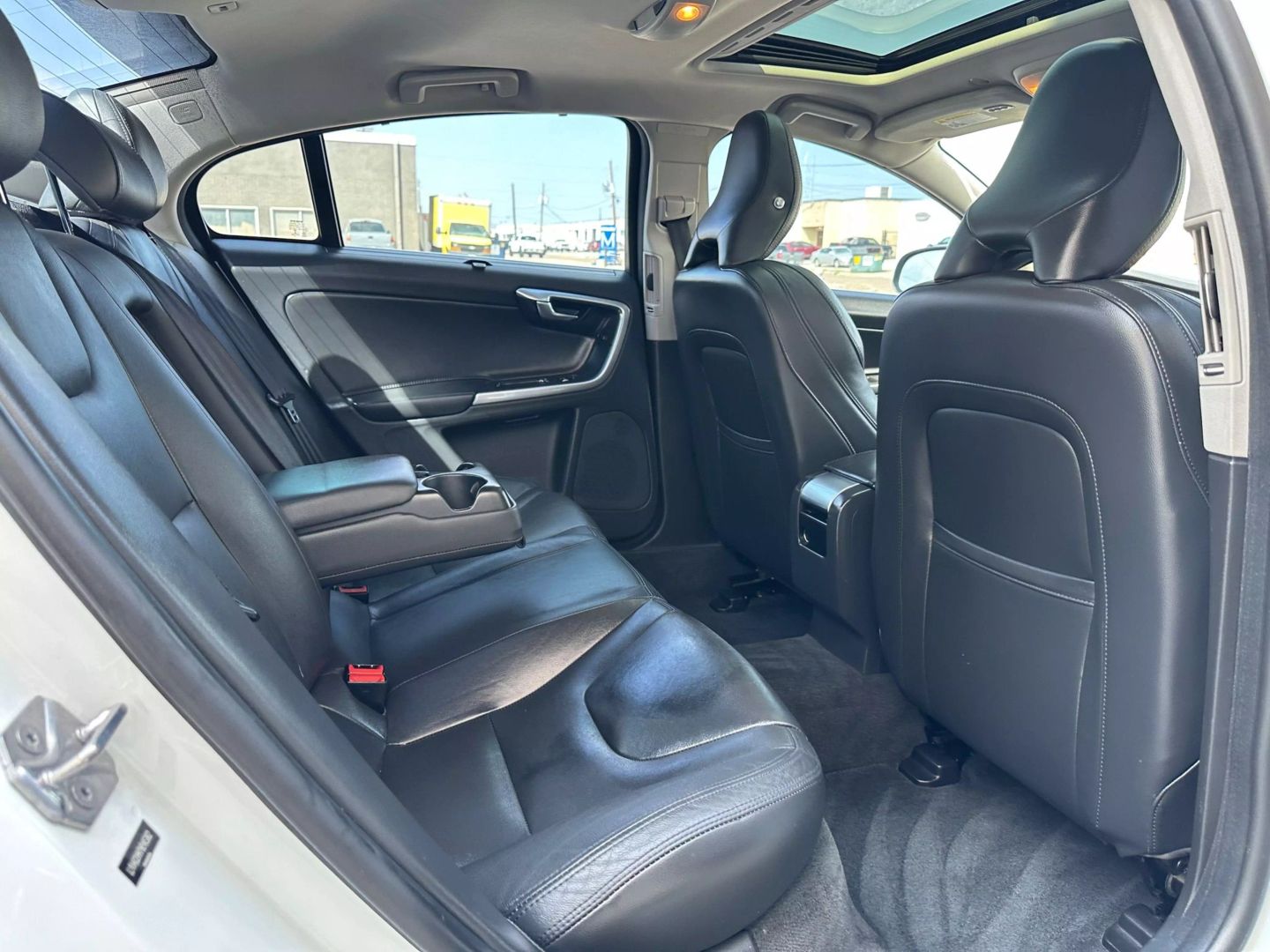 2017 Volvo S60 - Image 23