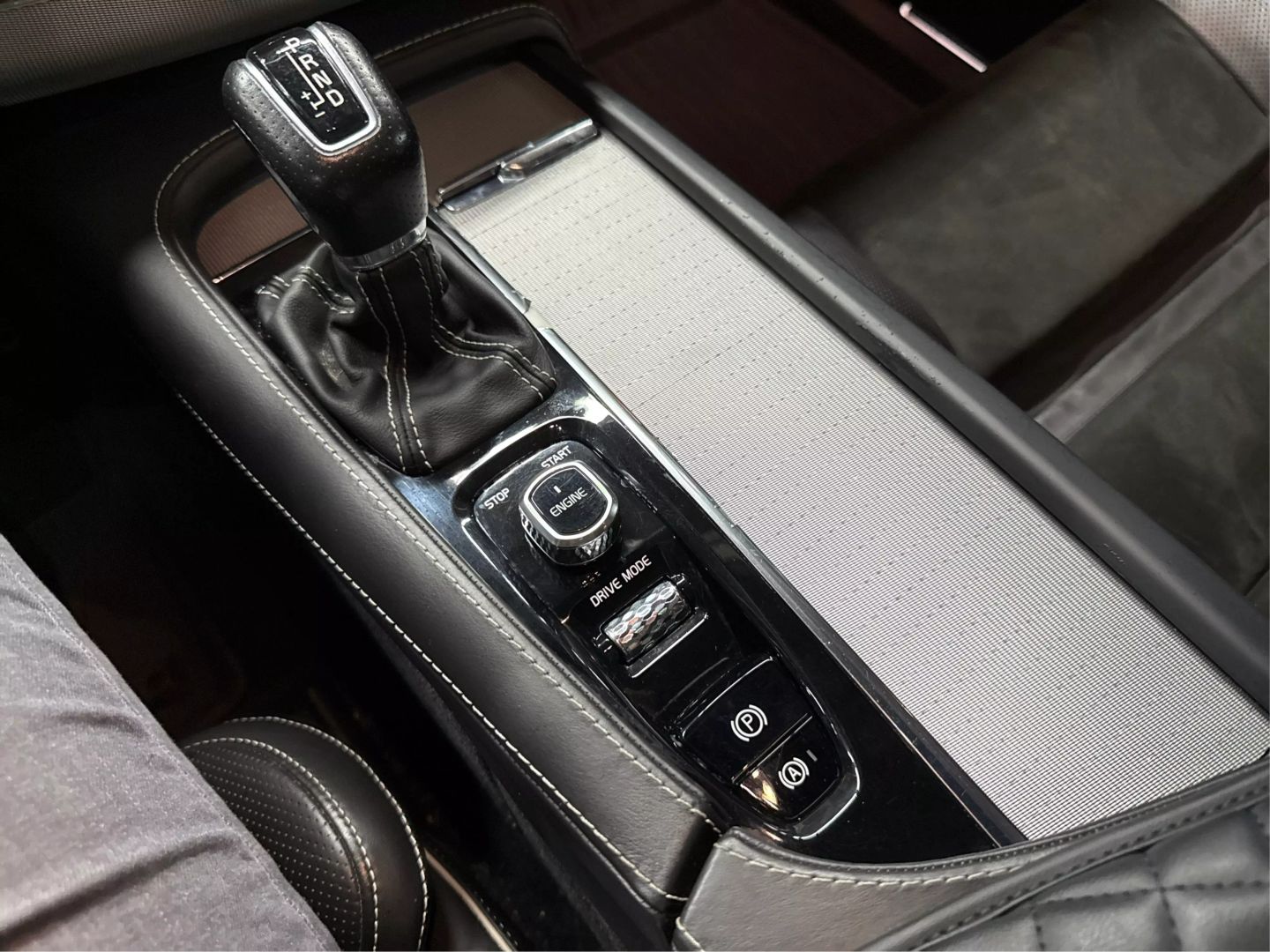 2017 Volvo Xc90 - Image 25
