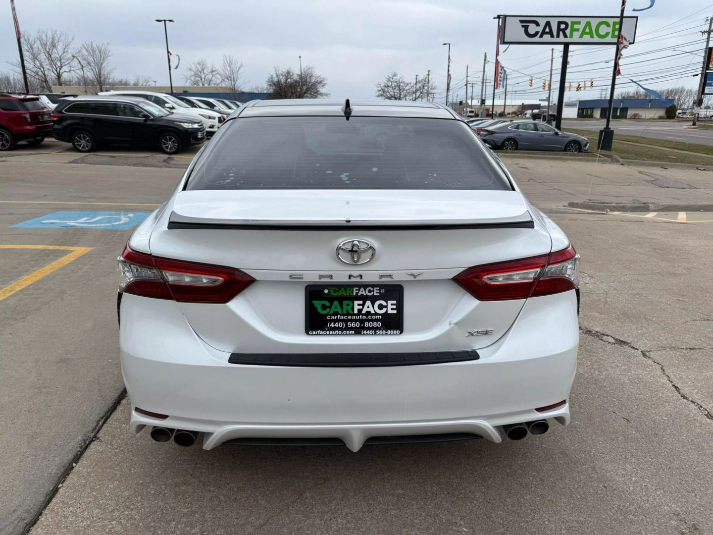 2019 Toyota Camry - Image 9