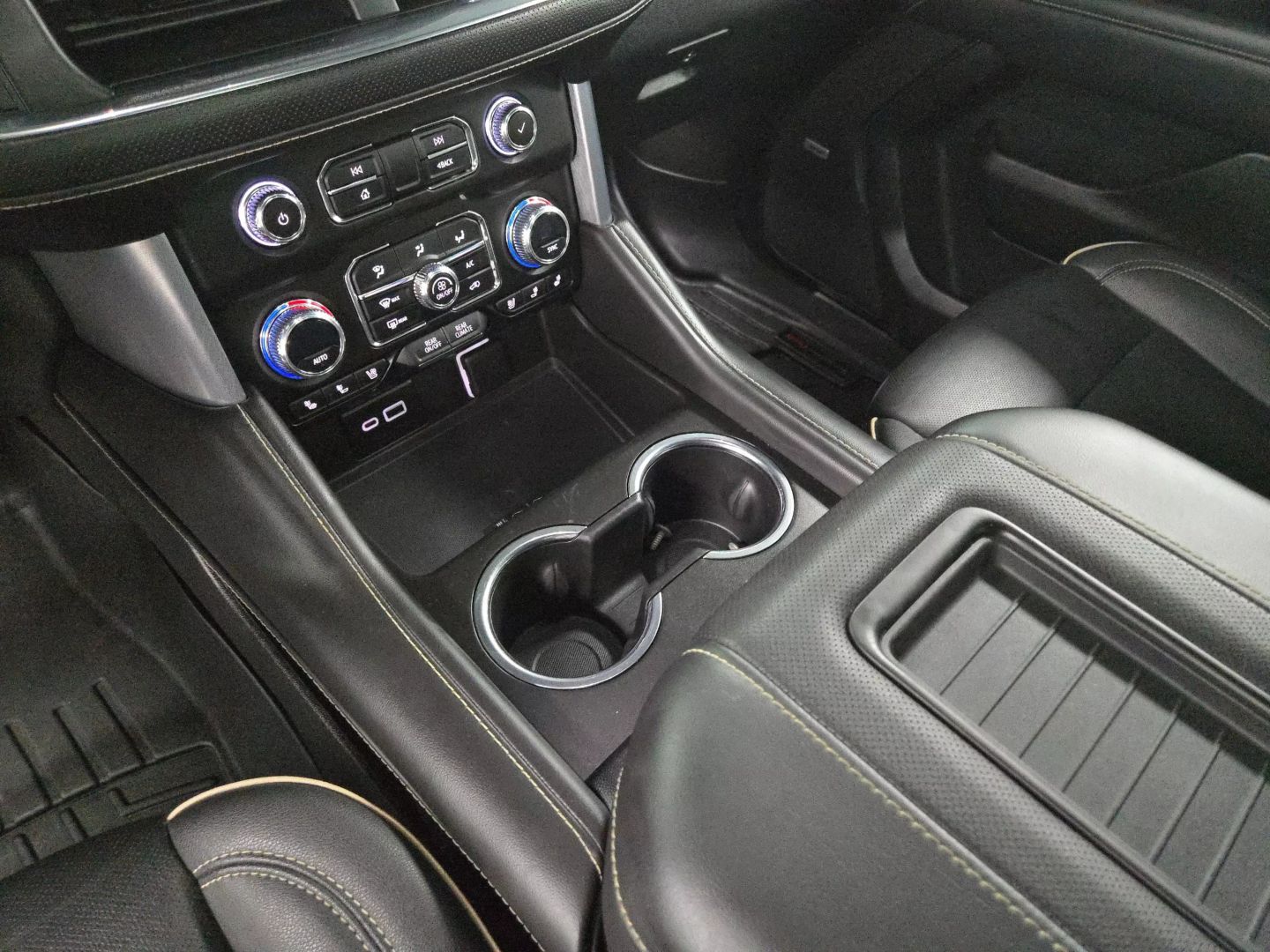 2023 Gmc Yukon - Image 16