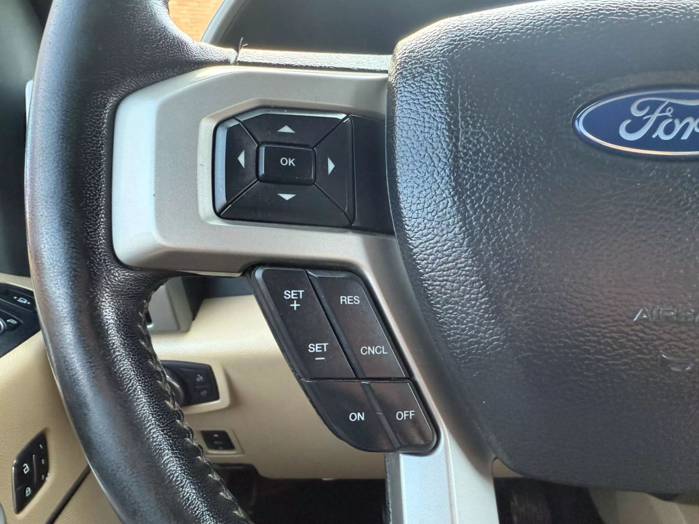2018 Ford F250 Super Duty Crew Cab - Image 27