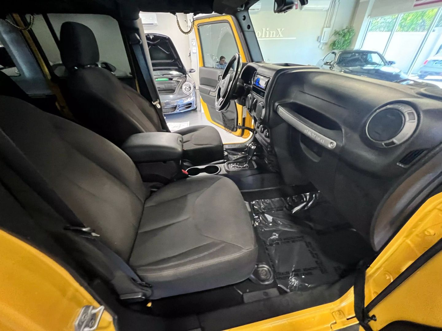 2015 Jeep Wrangler Unlimited Sport Suv 4d - Image 32