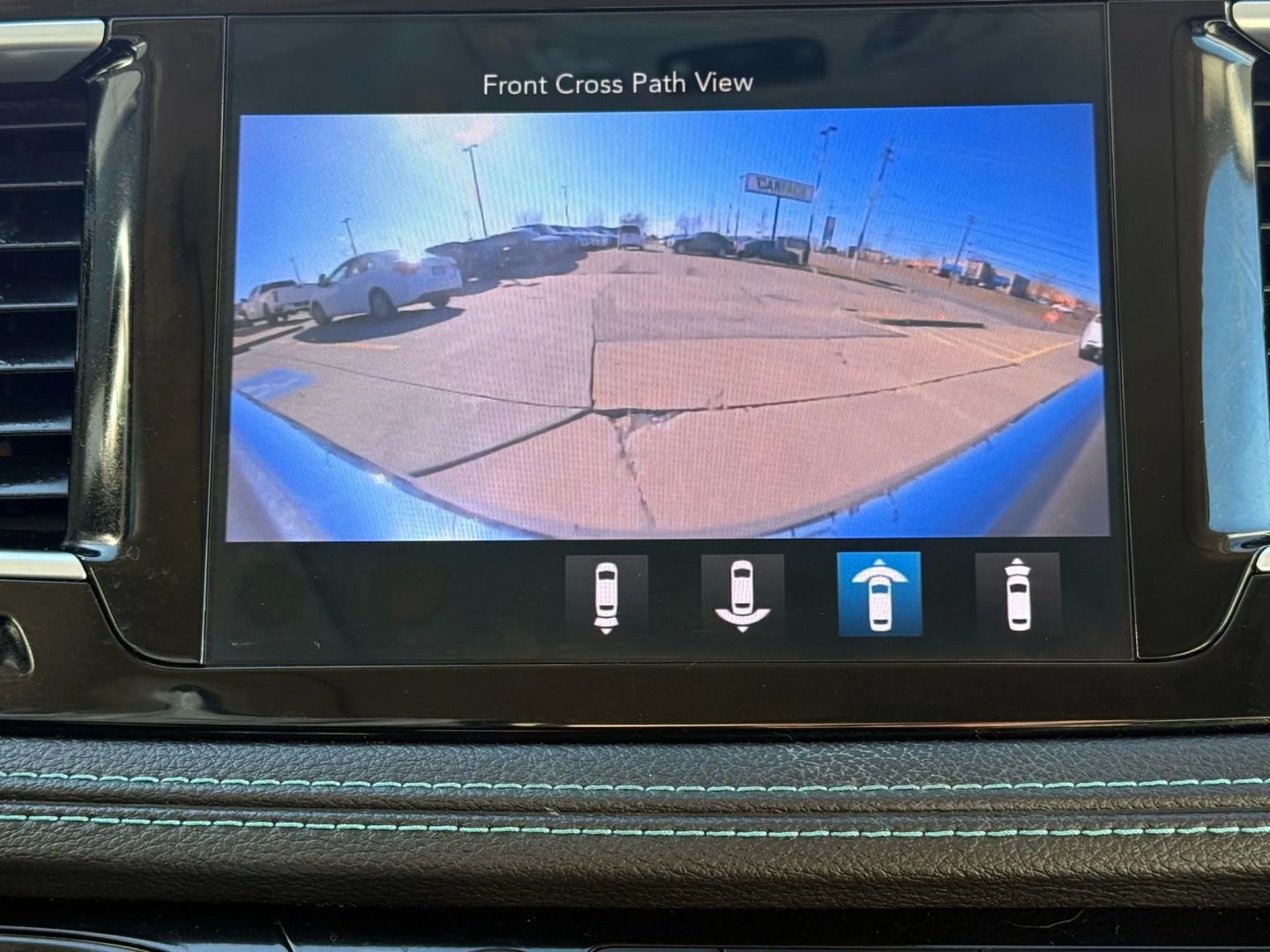 2018 Chrysler Pacifica Hybrid - Image 57