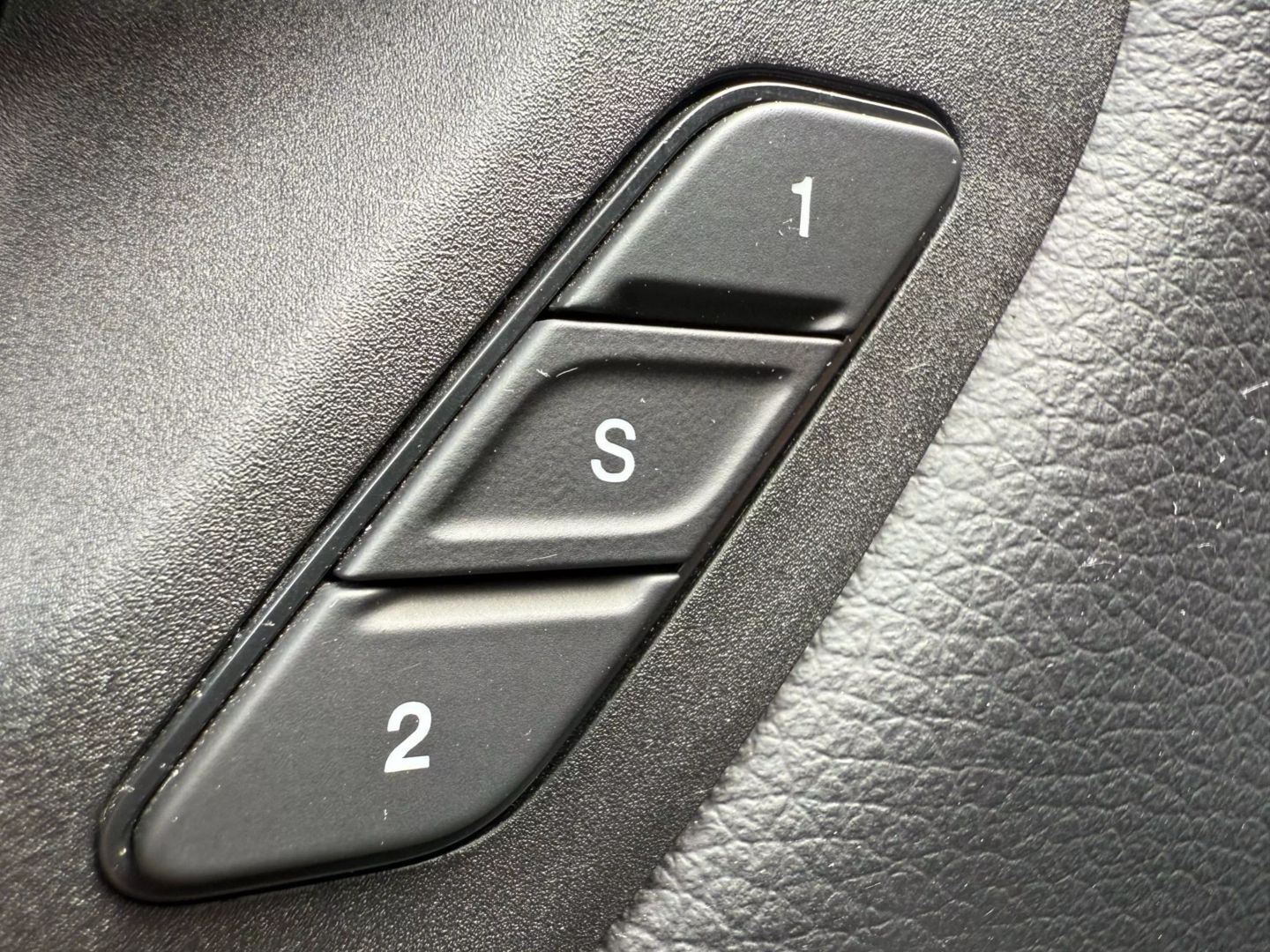 2024 Ram 1500 Crew Cab - Image 13