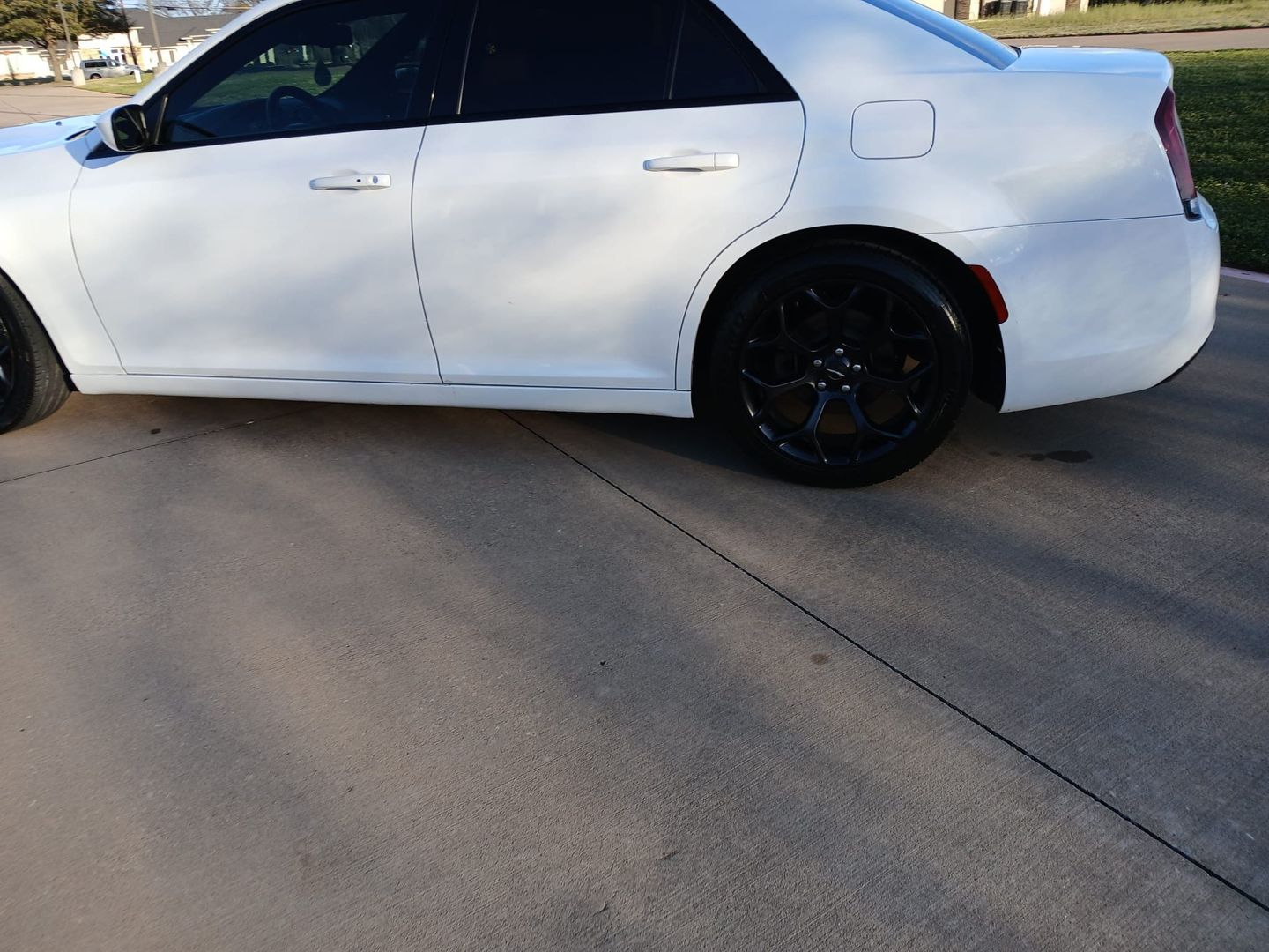 2019 Chrysler 300 - Image 7