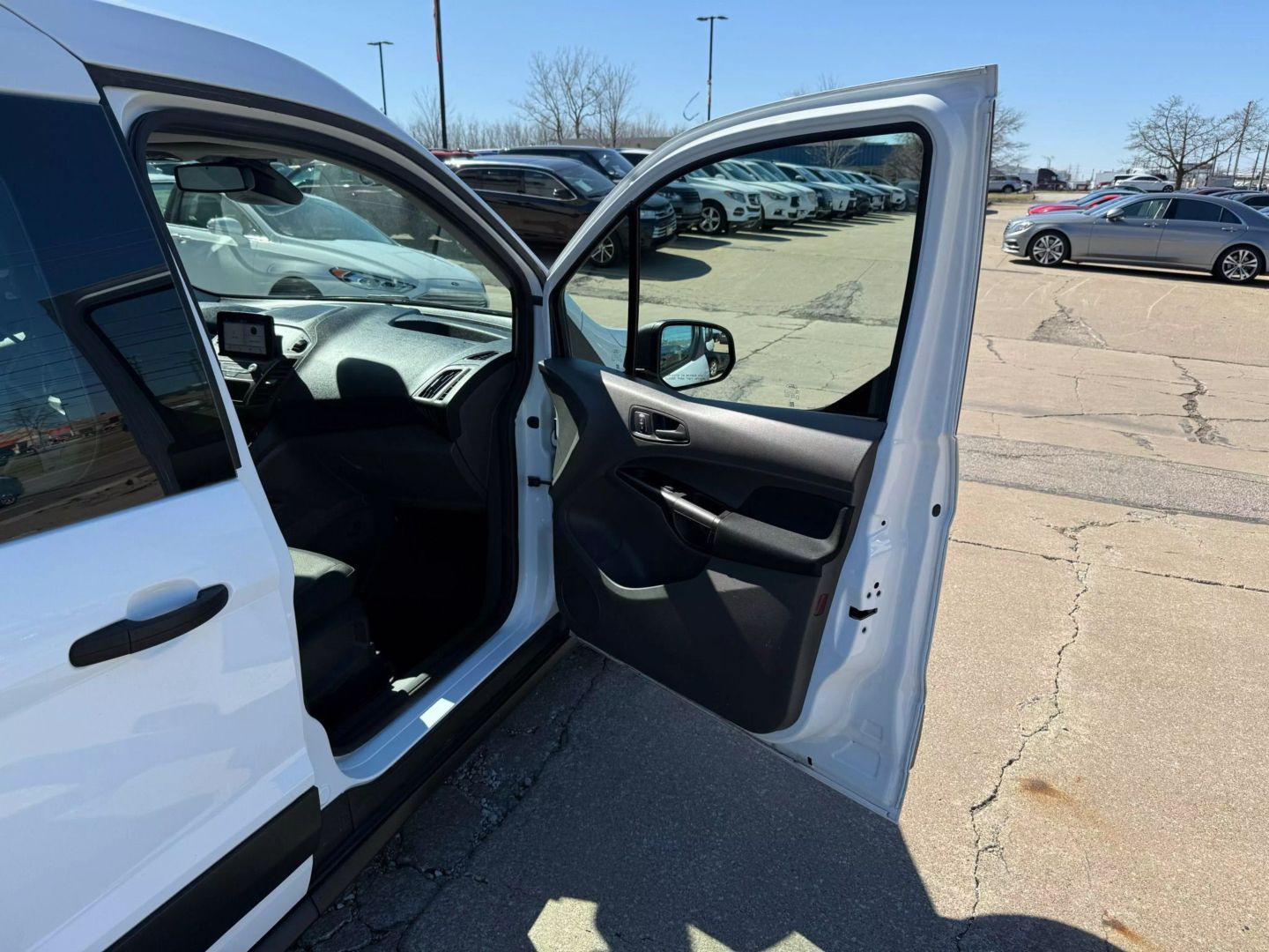 2020 Ford Transit Connect Cargo Van - Image 28