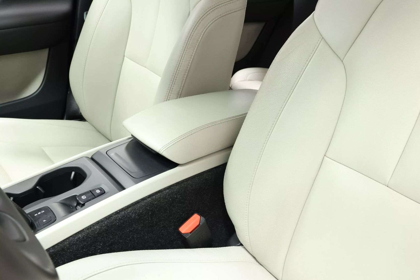 2019 Volvo Xc40 - Image 18