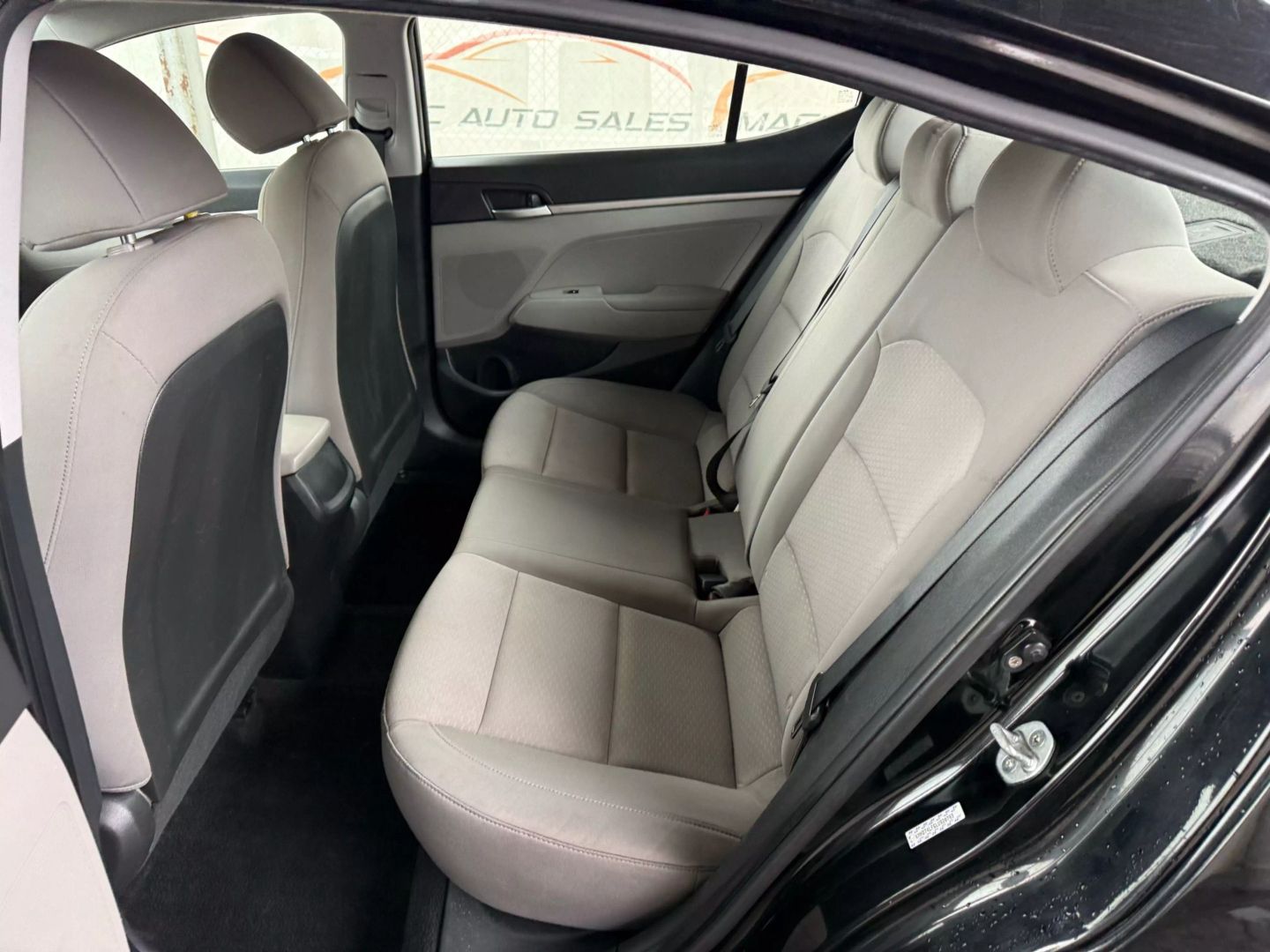 2020 Hyundai Elantra - Image 18