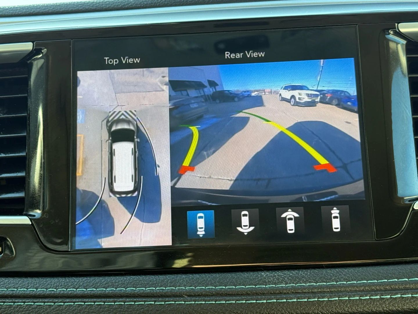 2018 Chrysler Pacifica Hybrid - Image 54