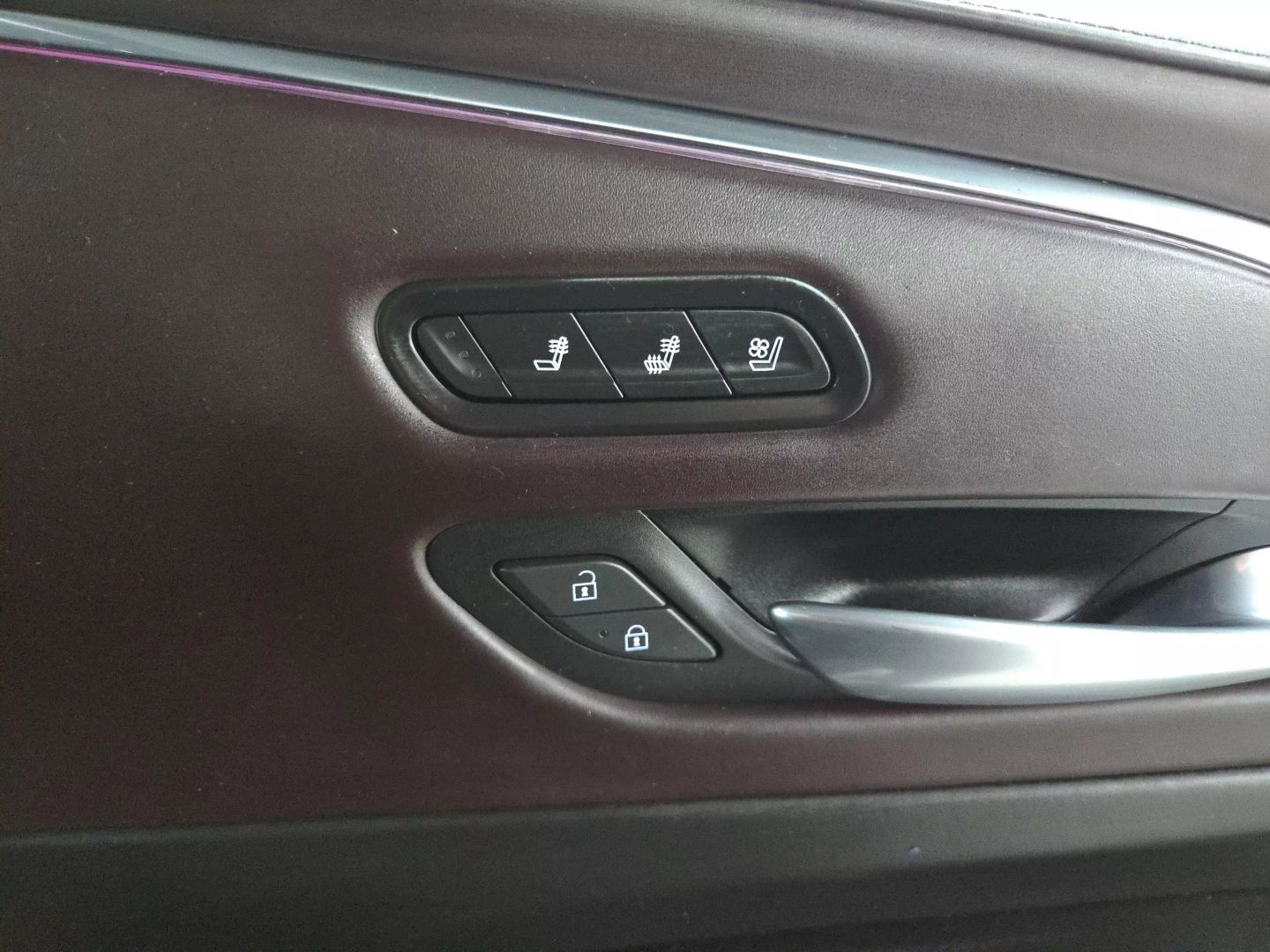 2022 Cadillac Escalade - Image 32